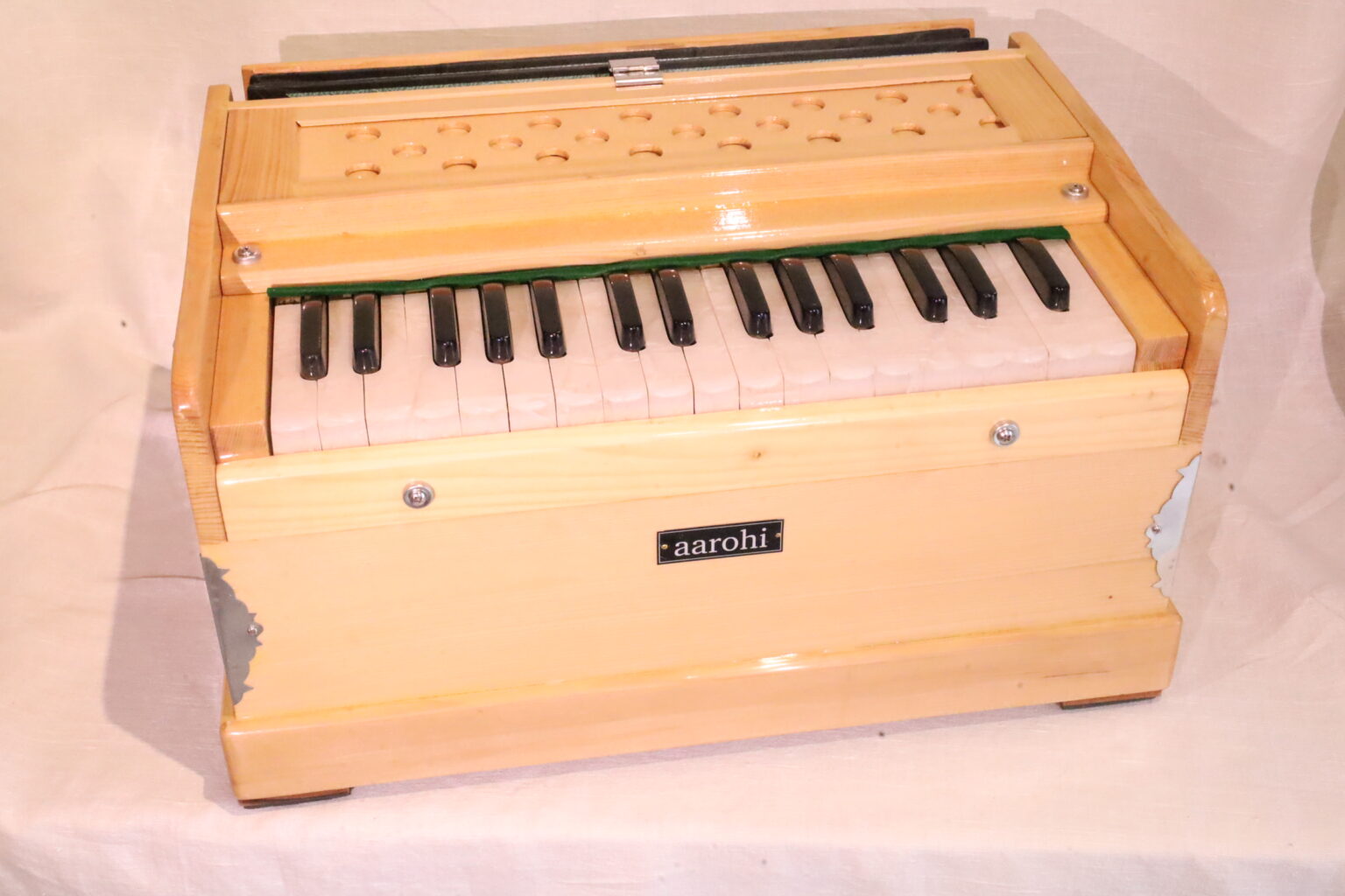 Aarohi Harmonium